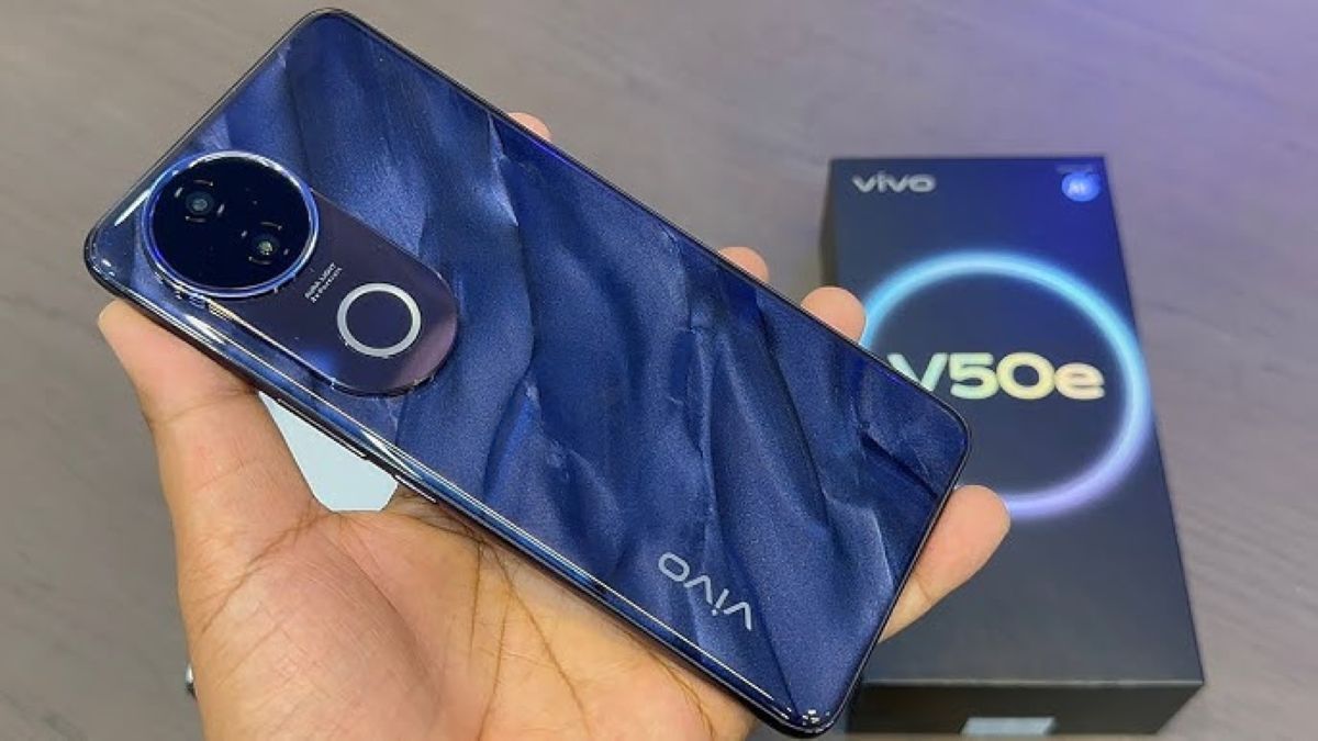 Vivo V50e New Smart Phone : लग्जरी कैमरा और 5600 mAh की दमदार battery वाला धांसू फ़ोन