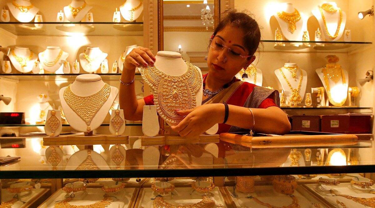 Gold-Silver Rate Today: दिवाली के बाद सोने-चांदी की कीमतों में आई भारी गिरावट