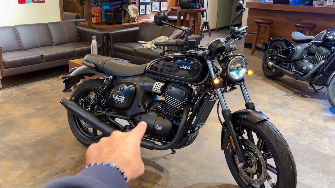 रेट्रो लुक और दमदार 334cc इंजन के साथ Jawa 42 FJ, सिर्फ ₹2.01 लाख में